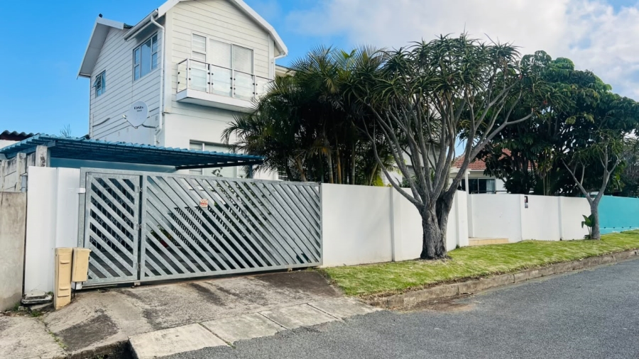 5 Bedroom Property for Sale in Greenfields Eastern Cape